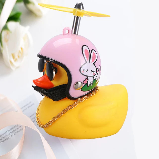 Ente mit Helm, Autodekoration