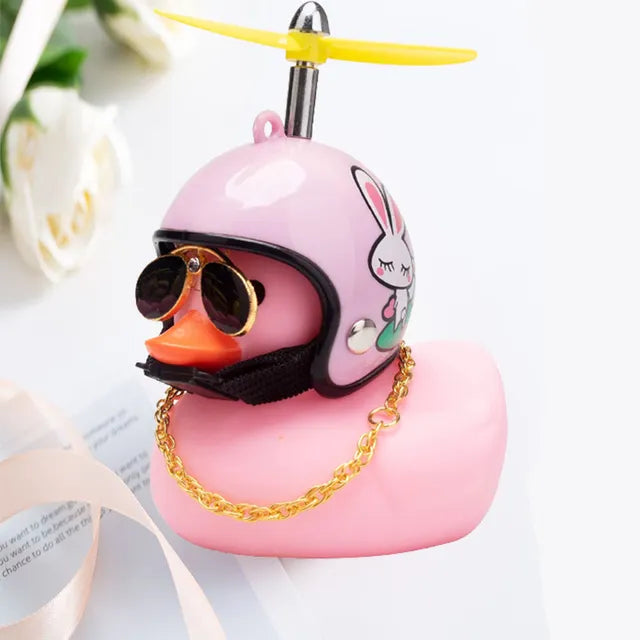 Ente mit Helm, Autodekoration