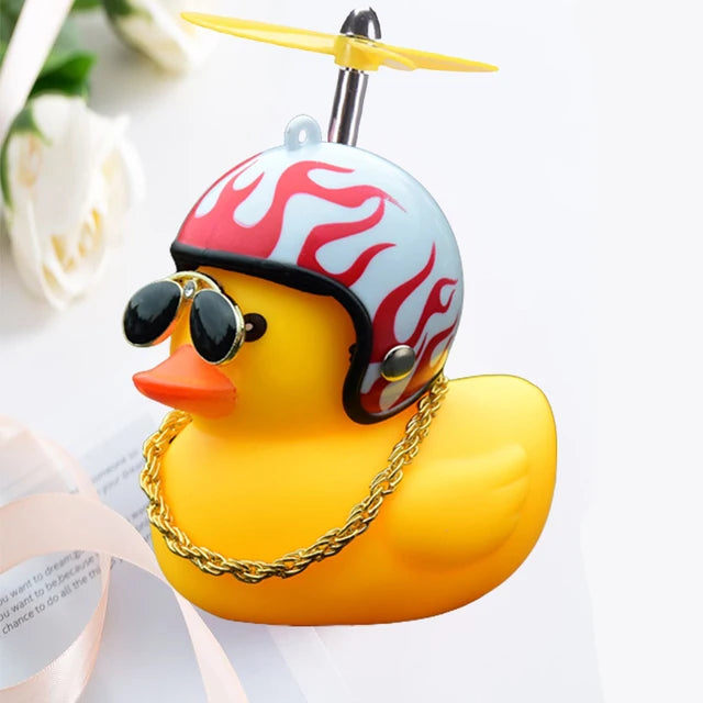 Ente mit Helm, Autodekoration