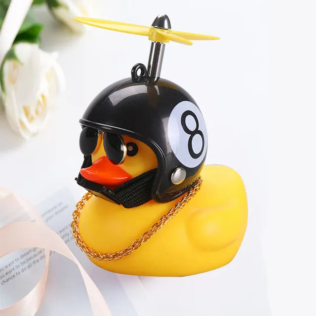 Ente mit Helm, Autodekoration